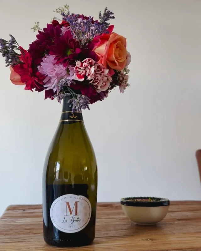 𝐌𝐎𝐄𝐃𝐄𝐑𝐃𝐀𝐆 We zijn al in volle gang voor de eerste vervroegde Moederdag Cadeaus. Heb jij nog niks voor je (bonus)moeder? En ben je nog op zoek naar iets speciaals? Bestel alleen vandaag nog ons Moederdag Cadeau! 🌺 #ivarwines #moederdag #cadeau #winelovers #sommlife